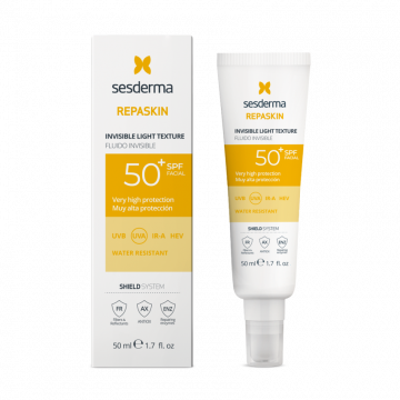 Сверхлегкое солнцезащитное средство для лица Repaskin Invisible Light Texture SPF 50, 50 мл Сесдерма (Sesderma)